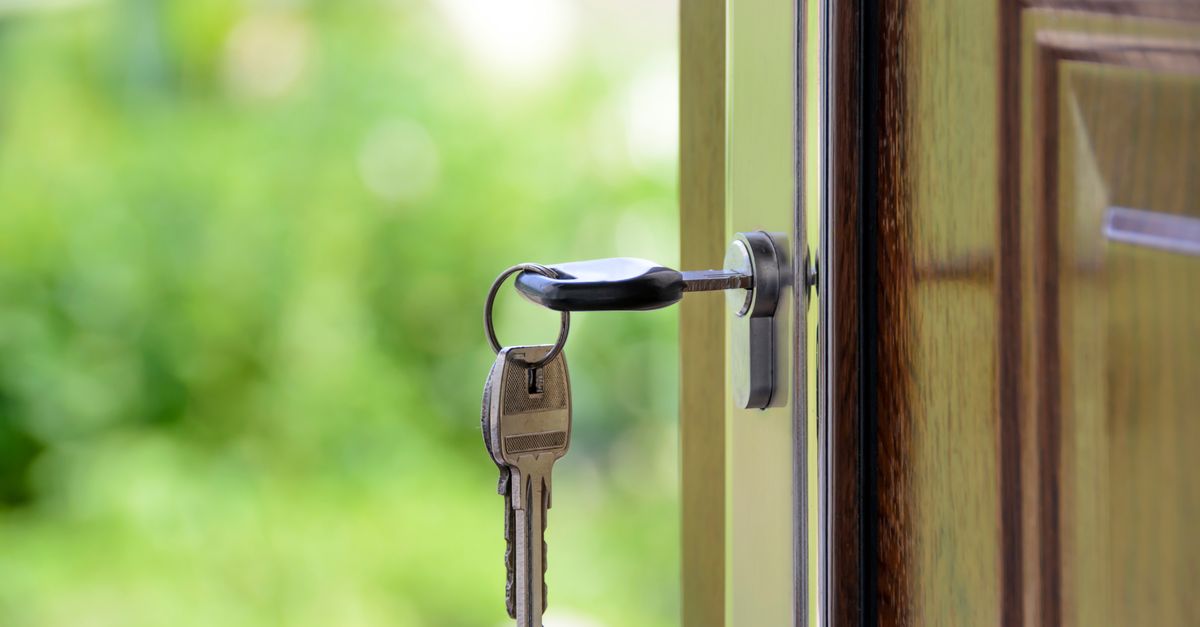 How Much Should a Locksmith Cost in NYC? A Real Queens Price Breakdown — Woodhaven Locksmiths